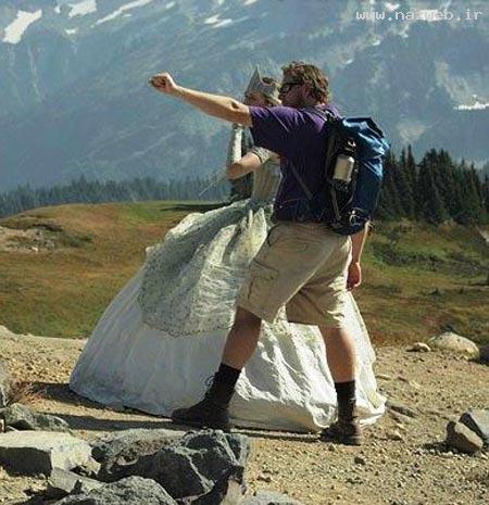 زنی با انگیزه جالب و لباس عجیب برای کوهنوردی