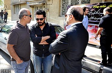 تشییع پیکر پدر حامد بهداد با حضور سینماگران (عکس) تشییع پیکر پدر حامد بهداد با حضور سینماگران (عکس)