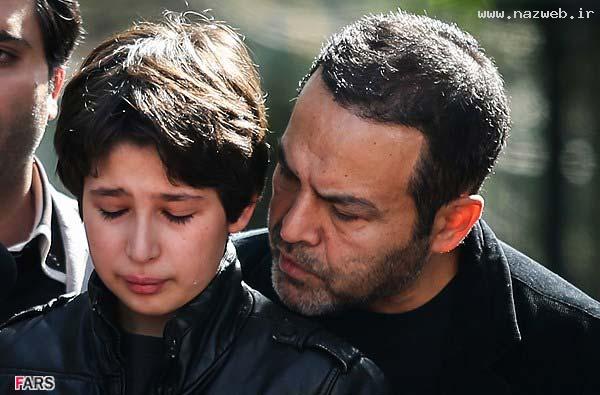 تصاویر پسرعسل بدیعی و بازیگران در مراسم خاکسپاری