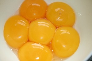 هرگز خمیر شیرینی را قبل از پخت نچشید؟د