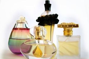 قیمت بهترین عطرهای بالای 80 هزار تومان ( جدول)
