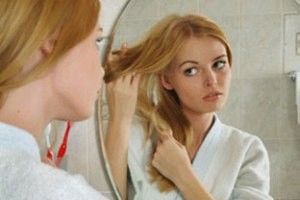 6 توصیه طلایی برای جلوگیری از سفید شدن مو