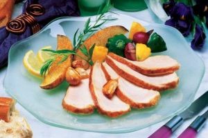 طرز تهیه ی بوقلمون و خوراک سبزیجات