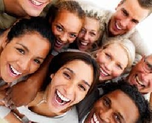 بررسی نوع خندیدن در افراد، شما چگونه می خندید