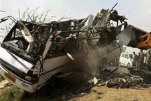 کشته شدن 26 دانش آموز دختر در واِژگونی اتوبوس کشته شدن 26 دانش آموز دختر در واِژگونی اتوبوس