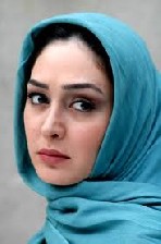بادی گاردهای خانم بازیگر مشهور در نمایشگاه