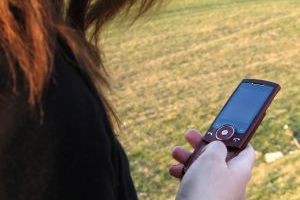 رکورد شکنی دختر 13 ساله در sms و پیامک دادن!!