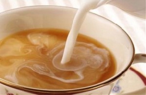 آیا می توان شیر را با چای مخلوط کنیم؟!!