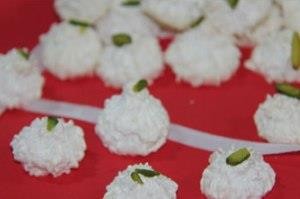 طرز تهیه شیرینی پفکی نارگیلی