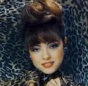 بیوگرافی خواندنی ابرو گوندش