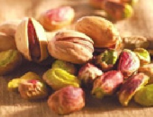 چرا دختران باید پسته بخورند